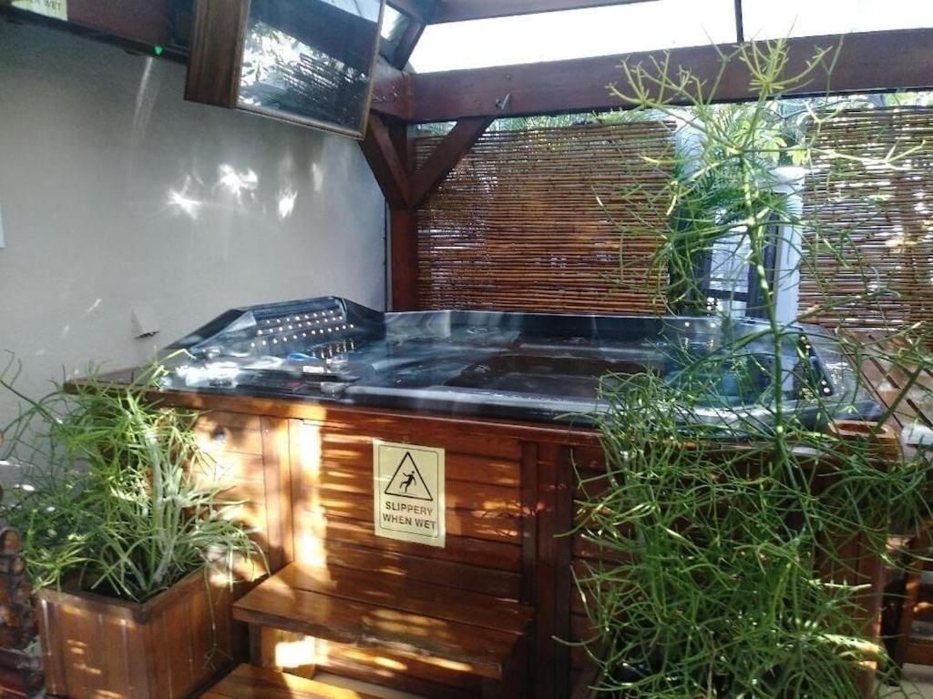 Tampa Bay Beautiful Apartment And Private Jacuzzi Buitenkant foto